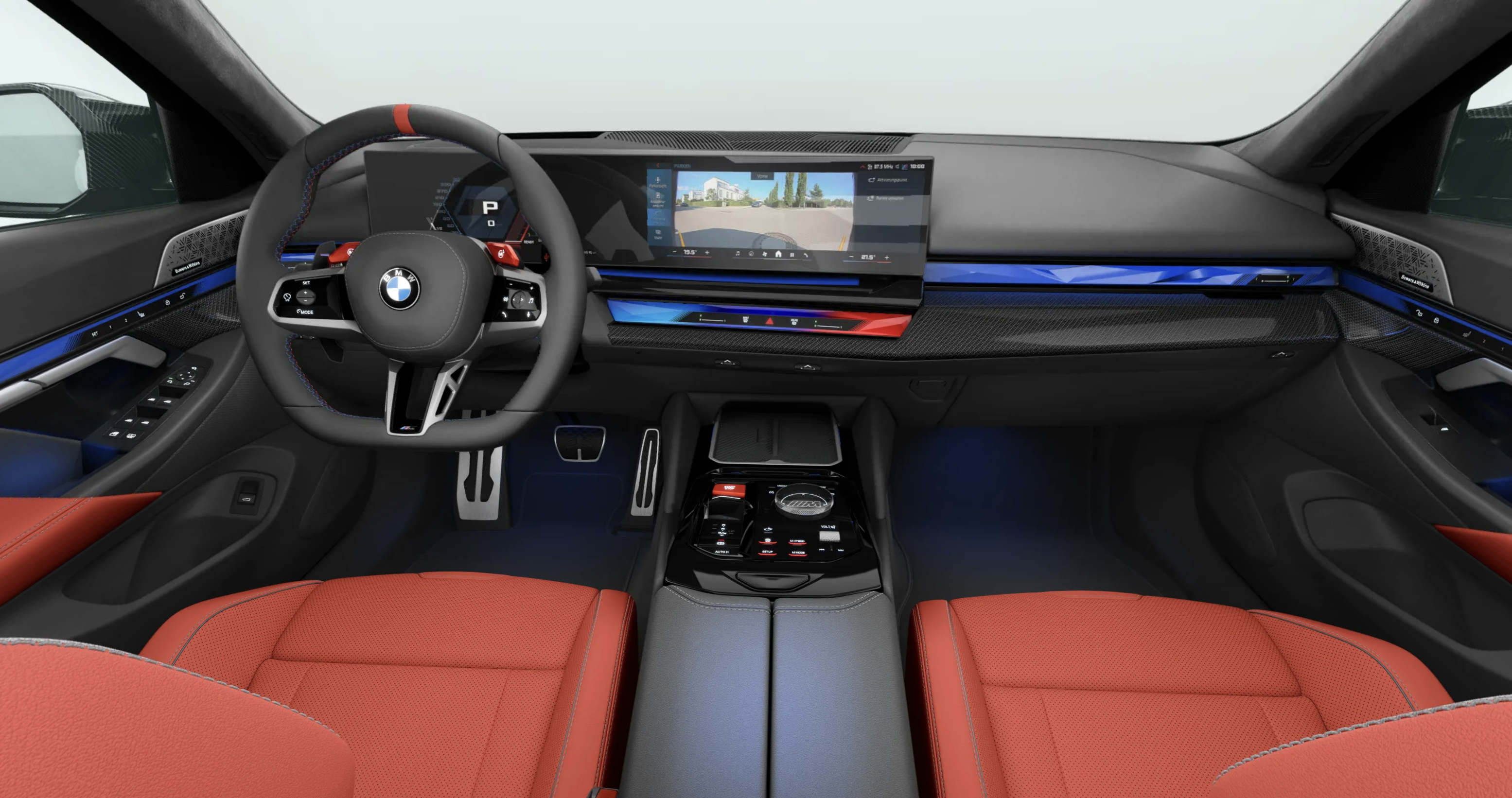 BMW M5 SEDAN | nový model | V8 biturbo hybrid 727 koní | super sportovní hybridní sedan | novinka ve výrobě | černá s červenou kůží | maximální výbava | první nové auto | velká sleva | nákup online | AUTOiBUY.com